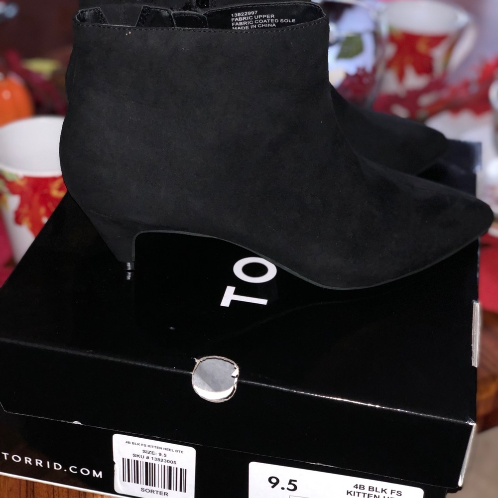 Torrid Black Faux Suede Kitten Heel Bootie 9.5W
